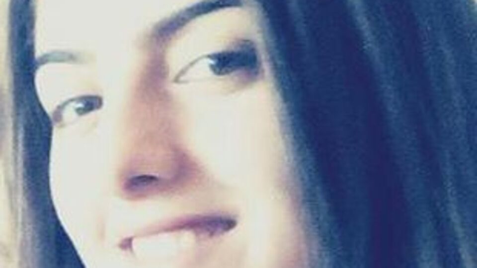 Genç kız av tüfeğiyle intihar etti