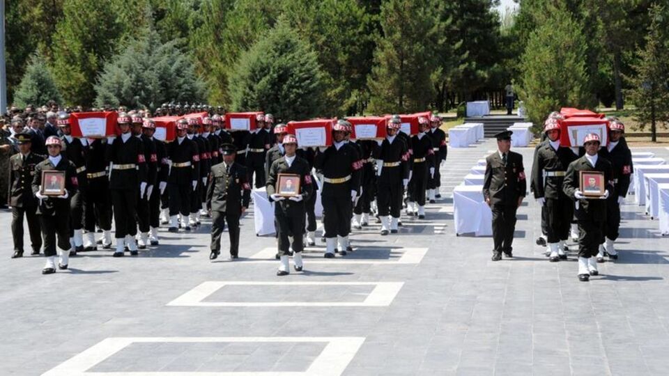 13 Şehidin gerekçesi: 'Askerler horluyordu, komutanların ihmali yok'