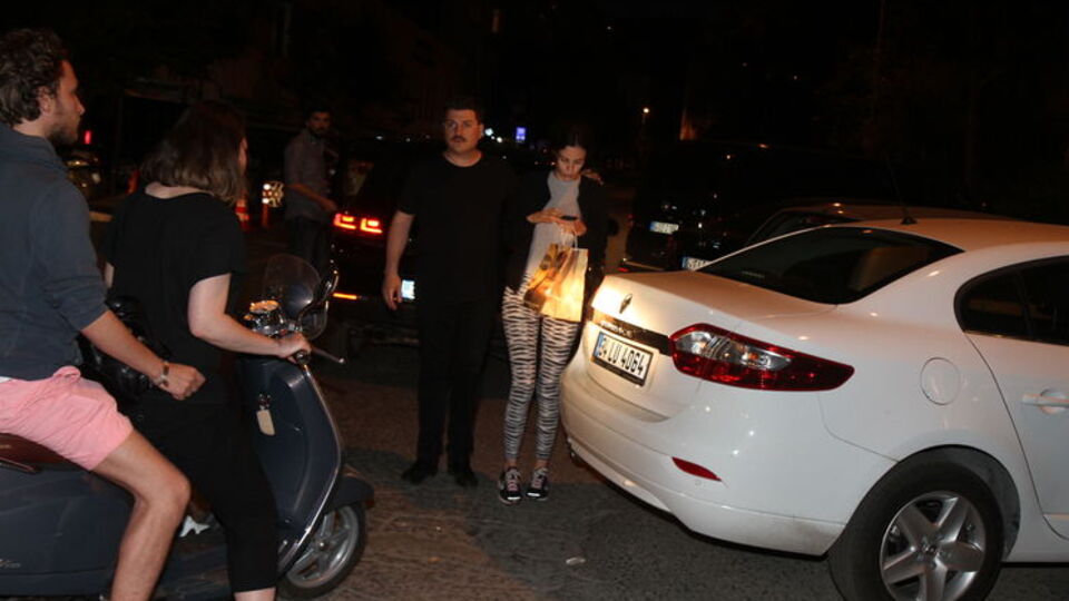 El ele yakalandılar
