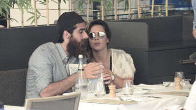 Eliz ve Benan'ın keyfi yerinde!