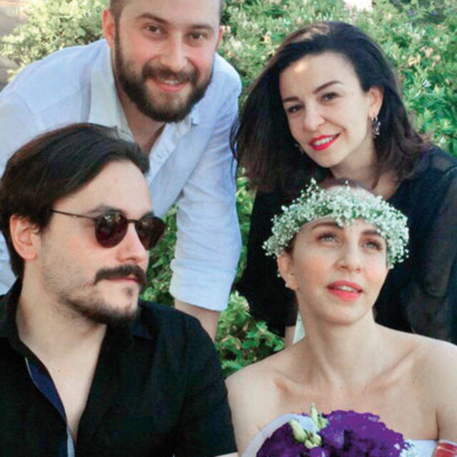 Sertab evlendi