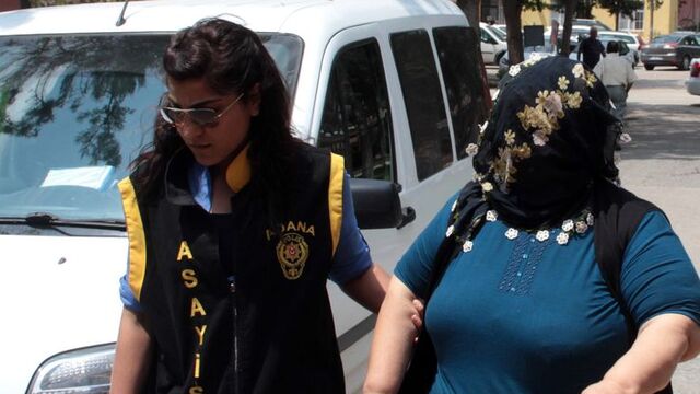 Evinde fuhuş yaptırıp 'fitre parası alıyorum' dedi