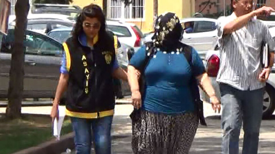 Evinde fuhuş yaptırıp 'fitre parası alıyorum' dedi