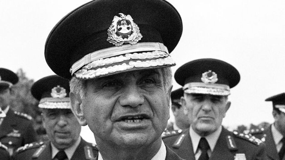 Dava düştü, rütbe kaldı