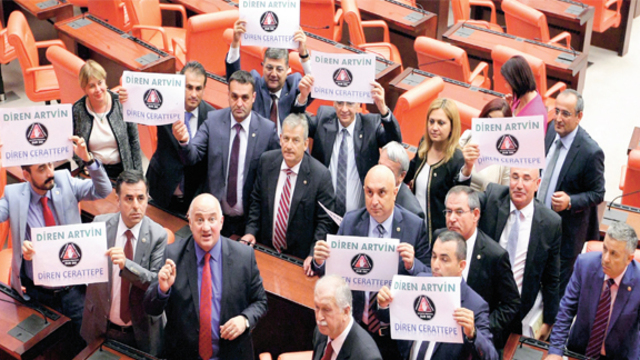 Artvin için meclis'te eylem