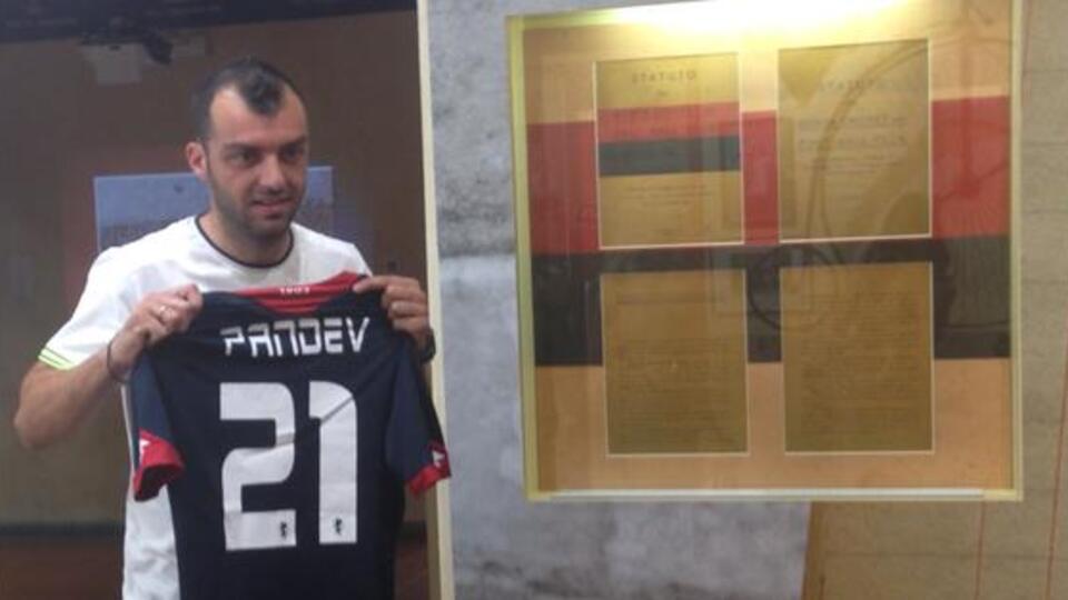 Pandev formayı giydi
