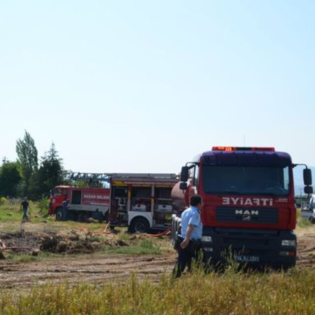 Boya imalathanesinde yangın