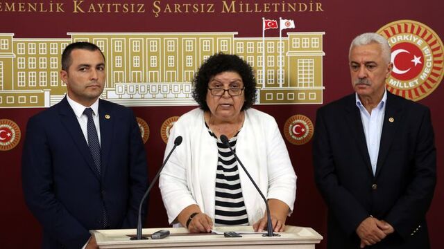 CHP'li vekil gözyaşlarını tutamadı