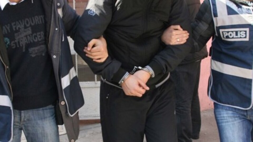 19'i memur 30 kişi gözaltına alındı!