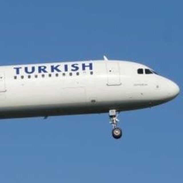 THY uçağı acil iniş yaptı