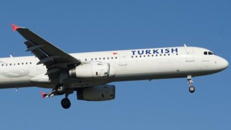 THY uçağı acil iniş yaptı