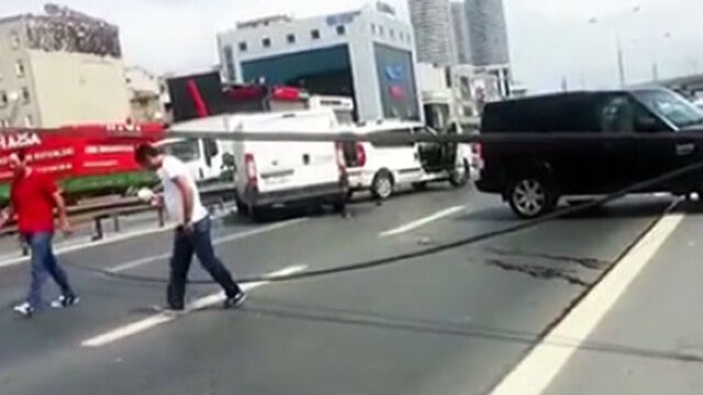 İstanbul'un en işlek yerinde korkunç kaza!