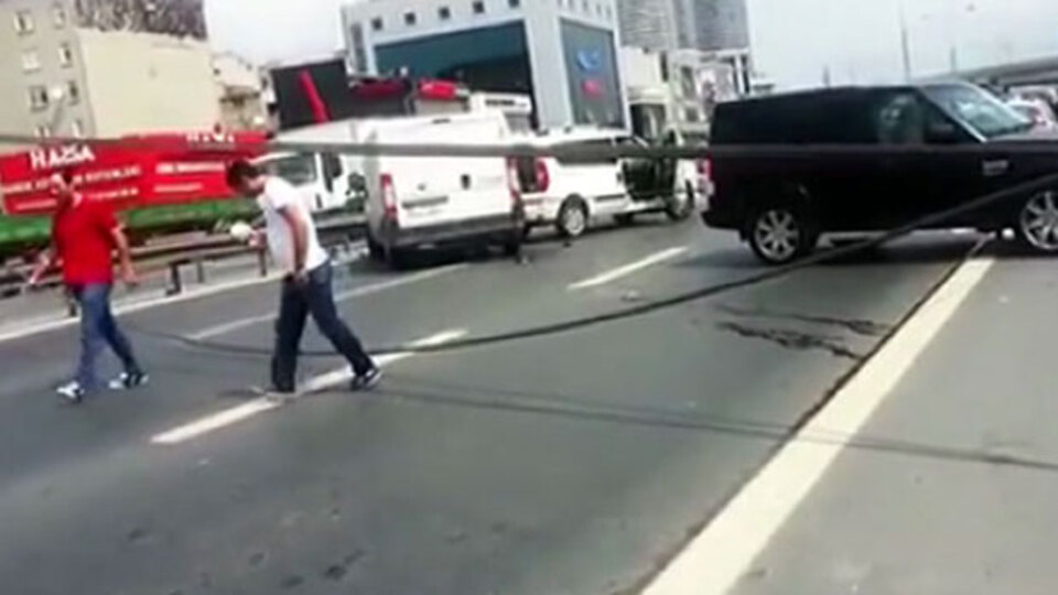 İstanbul'un en işlek yerinde korkunç kaza!