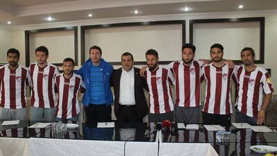 Gakgoş, transfere doymuyor