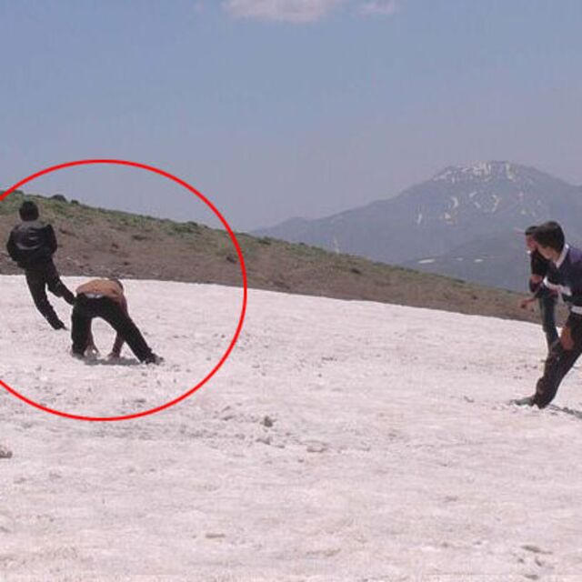 Temmuz sıcağında şaşkına çeviren görüntü!