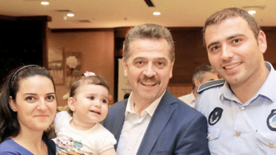 Personeliyle aynı sofrayı paylaştı