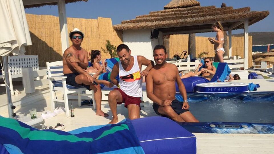 Çeşme'de jakuzili loca kiraladı