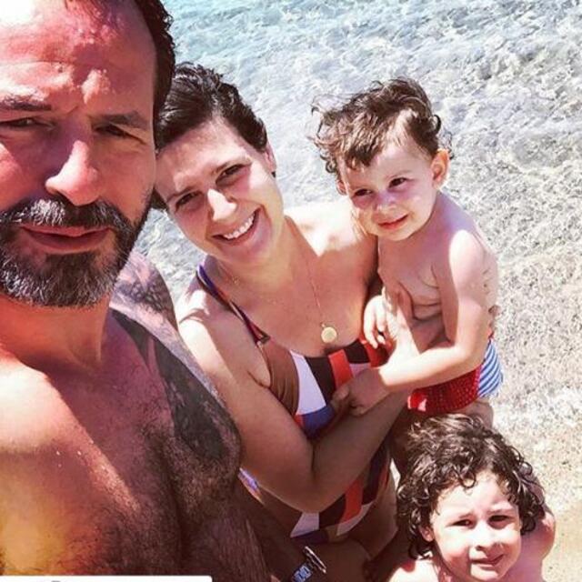 Ünlü oyuncunun aile saadeti