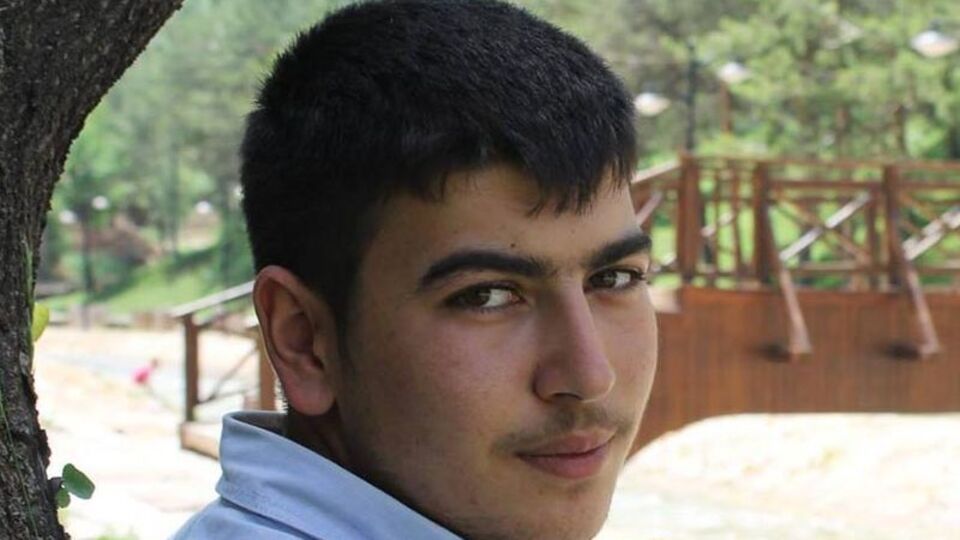 Sosyal medya hesabına bunu yazıp kendini astı