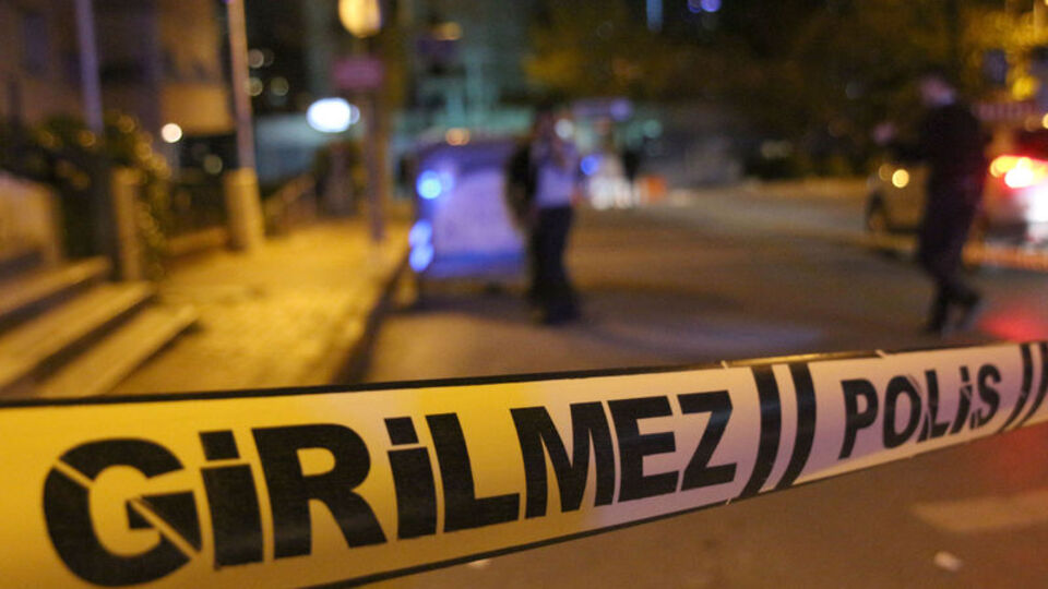 "Kızlara düşkün olduğum için..."