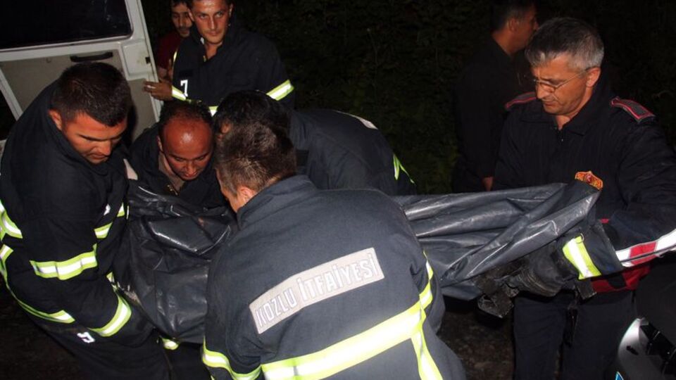 Yüksekten düşen itfaiye eri hayatını kaybetti