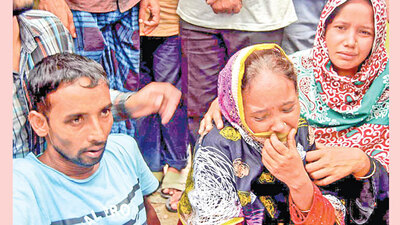 Çocuğu döverek öldürdüler!