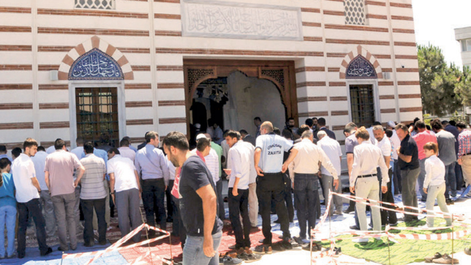 Şerbetli, lokumlu cami açılışı