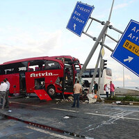 Rize'de feci kaza: 1 ölü, 36 yaralı