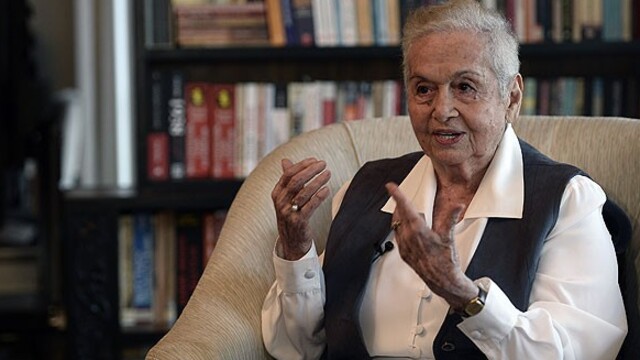Celal Bayar'ın kızı kütüphanesini bağışladı