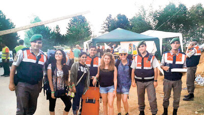 Jandarmadan, 'dijital hippiler'e bayram ziyareti