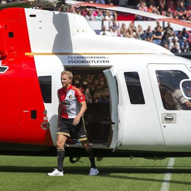 Helikopterle döndü