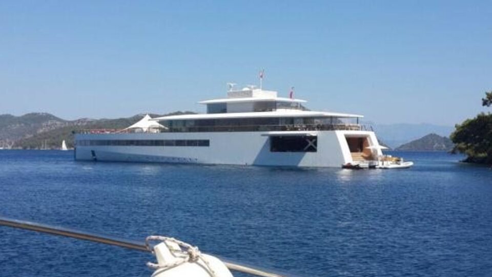 Türk sularına demir attı...