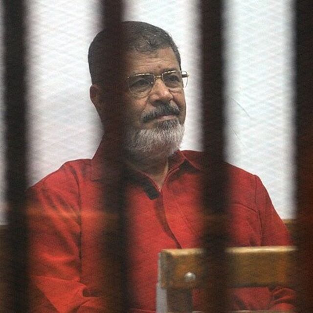 Mursi'nin duruşması ertelendi
