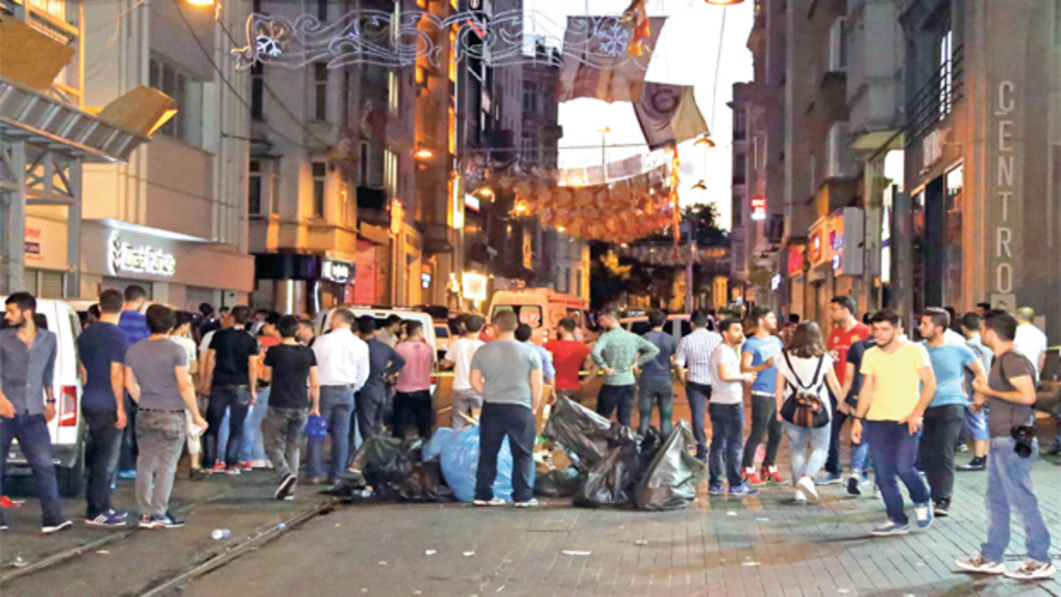 İstiklal Caddesi'nde kurşun yağdırdı