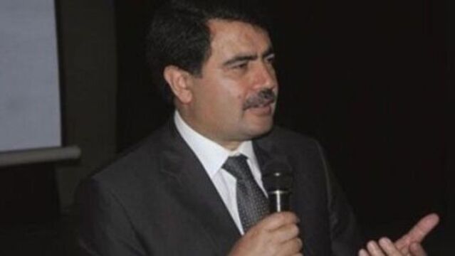 Suruç'ta ölenlerin cenaze törenlerine katılacak vatandaşlara...