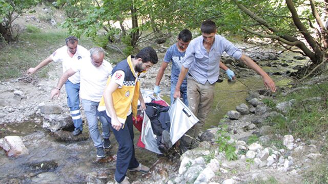 Hazine ararken canlarından oldular!