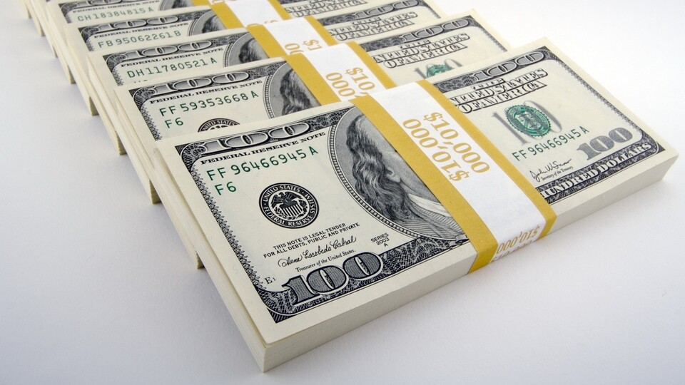 Dolar ve euro sert yükseldi