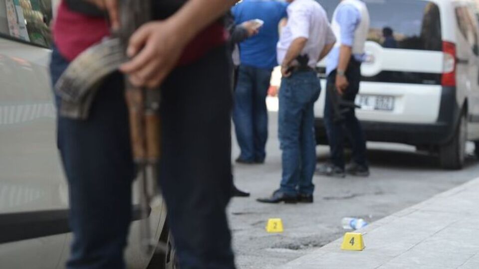 Diyarbakır'da 17 kişi gözaltında