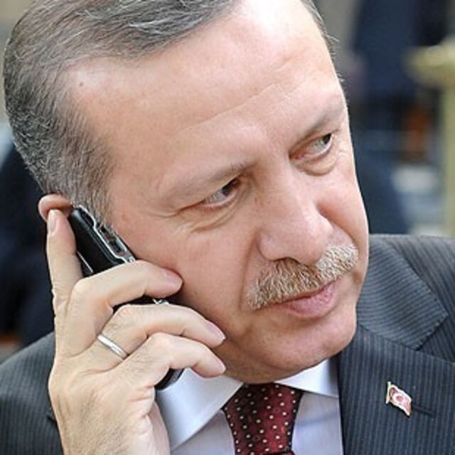 Şehit askerin ailesini aradı