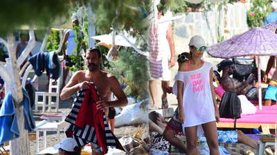 Taze çiftin plaj keyfi