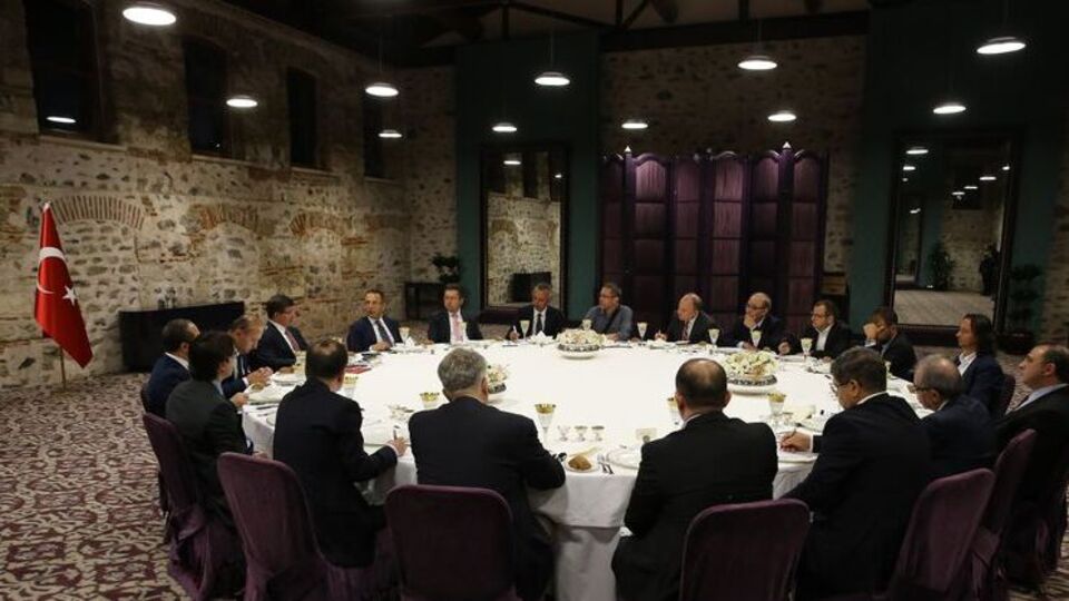 Başbakan Davutoğlu genel yayın yönetmenleriyle bir araya geldi