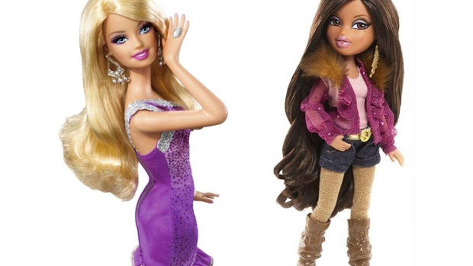 İyi de bebekle oynayan var mı?