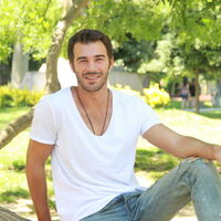 "Yakışıklı olmak kolay asıl mesele..."