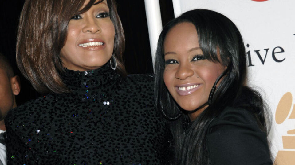 Whitney Houston'ın kızı öldü!