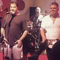 Cem çaldı Beyaz söyledi