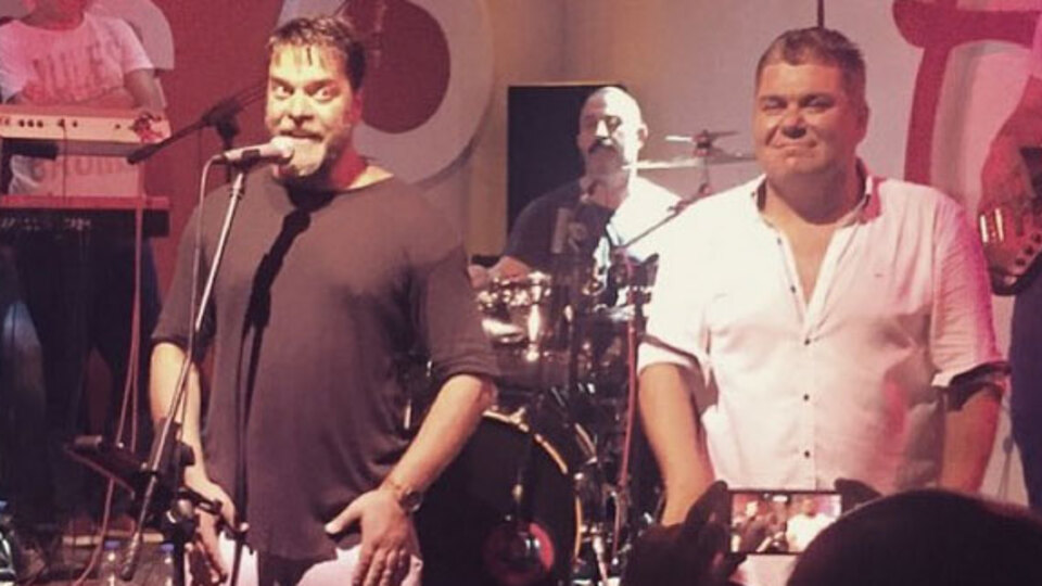 Cem çaldı Beyaz söyledi