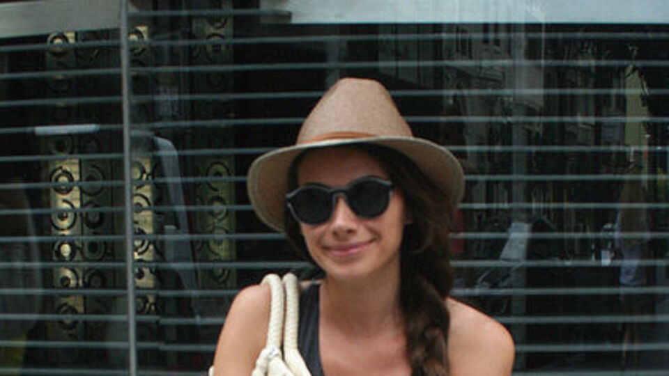 Dizi için New York'tan döndü