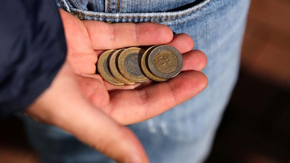 Açlık sınırı bin 328 lira