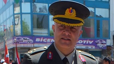 "Çok zor şartlarda okuyup bu mertebeye geldi"