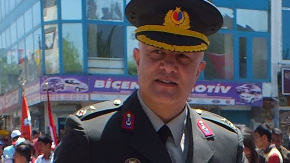 "Çok zor şartlarda okuyup bu mertebeye geldi"